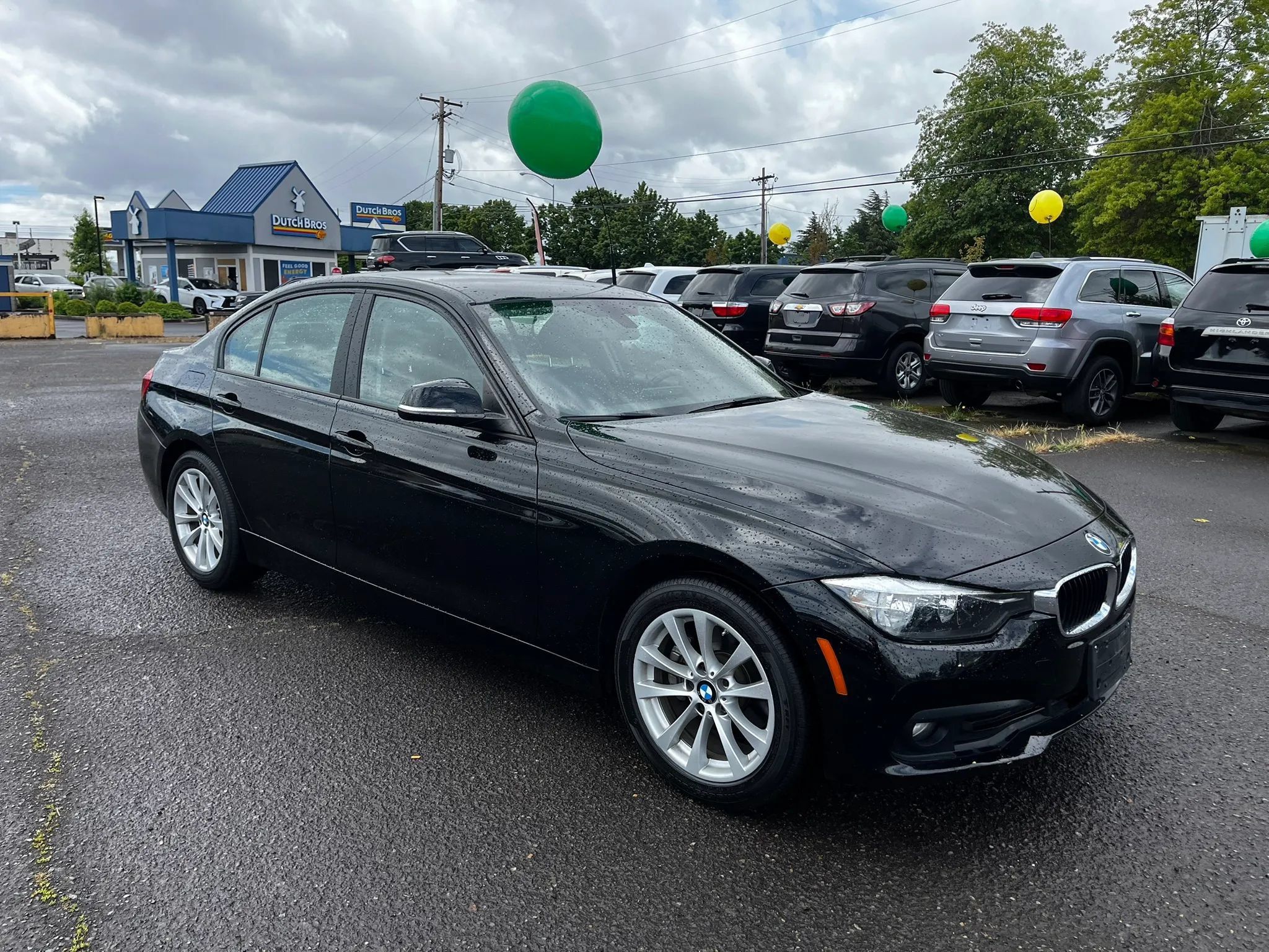 Used 2017 BMW 320i Sedan RWD image 1