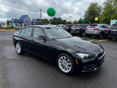 Used 2017 BMW 320i Sedan RWD image 1