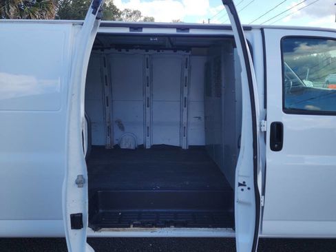 Used 2018 Chevrolet Express 2500 Extended image 26