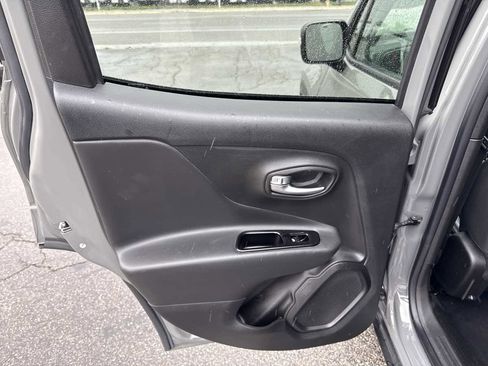 Used 2021 Jeep Renegade Limited w/ Trailer Tow Group image 15