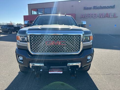 Used 2015 GMC Sierra 2500 Denali w/ Duramax Plus Package image 8