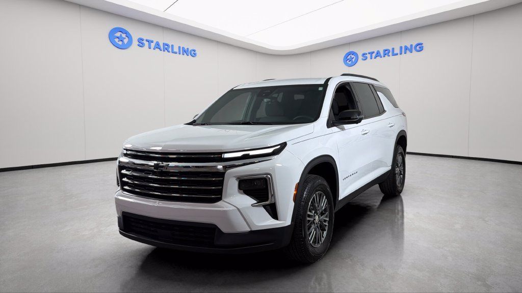 Used 2024 Chevrolet Traverse LT FWD image 16