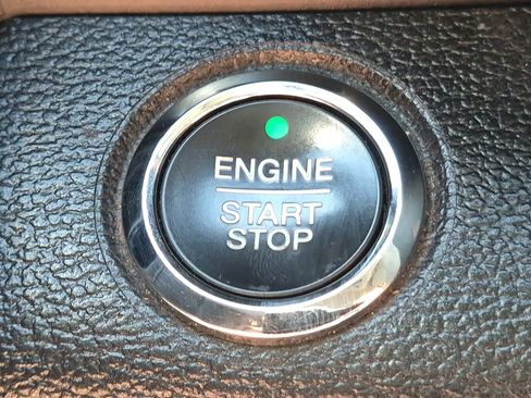 Used 2021 Ford F350 Lariat w/ Tremor Off-Road Package AWD/4WD image 19