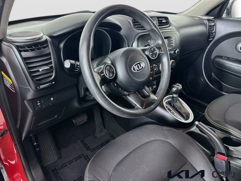 Used 2014 Kia Soul + FWD image 9