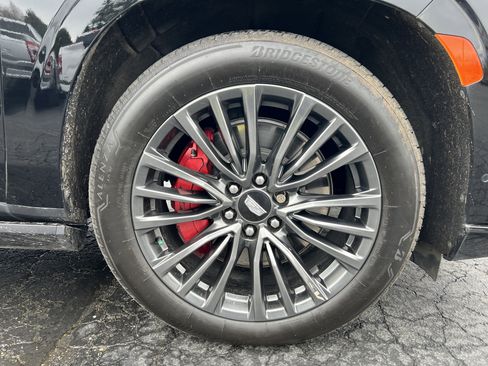 Used 2024 Cadillac Escalade V w/ LPO, ONYX Package image 10