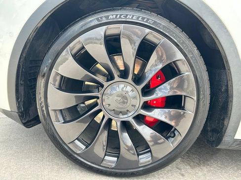 Used 2022 Tesla Model Y Performance AWD/4WD image 30