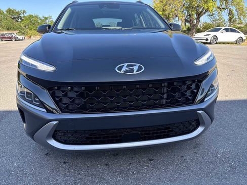 Used 2022 Hyundai Kona Limited AWD/4WD image 10