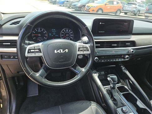 Used 2022 Kia Telluride EX w/ EX Premium Package image 18