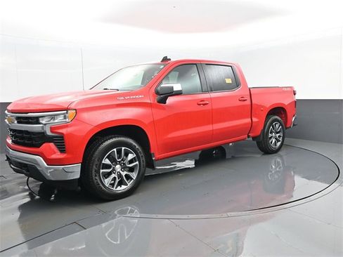 Used 2023 Chevrolet Silverado 1500 LT image 2