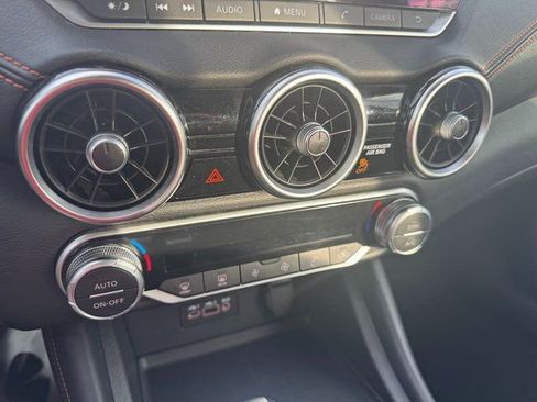 Used 2022 Nissan Sentra SR w/ Midnight Edition image 8