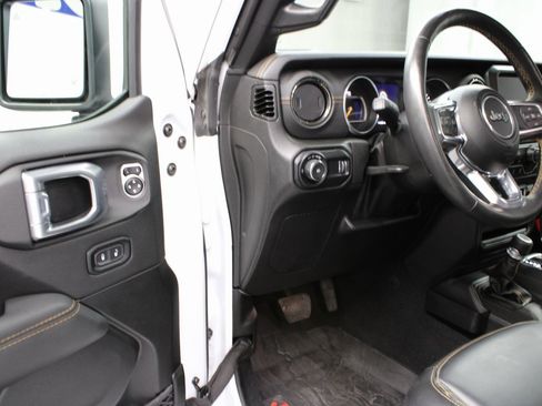 Used 2023 Jeep Wrangler Unlimited Sahara image 46