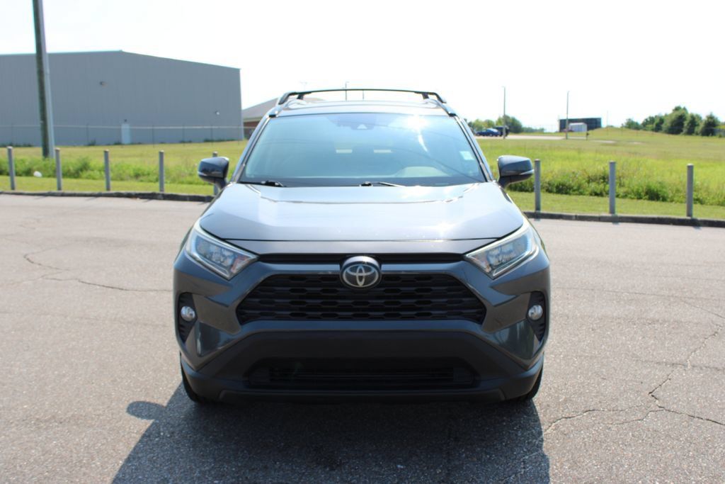 Used 2019 Toyota RAV4 XLE Premium FWD image 4