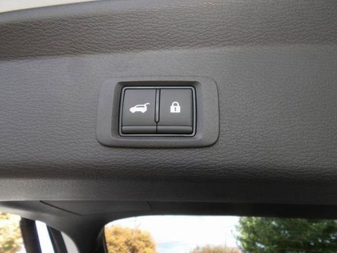 New 2025 Mitsubishi Outlander SEL image 11