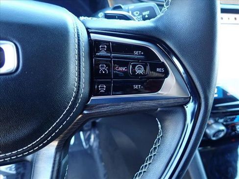 Used 2023 Jeep Grand Cherokee Overland w/ Adv Protech Group III image 17