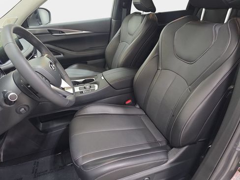 Certified 2026 INFINITI QX60 Luxe w/ Family Package AWD/4WD image 11