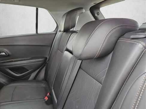 Used 2021 Chevrolet Trax LT image 19