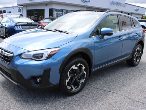 Used 2021 Subaru Crosstrek 2.5i Limited w/ Moonroof Package 2 AWD/4WD image 2