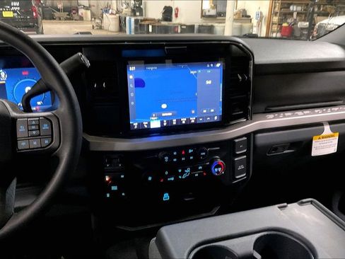 New 2026 Ford F350 XLT w/ XLT Premium Package AWD/4WD image 7