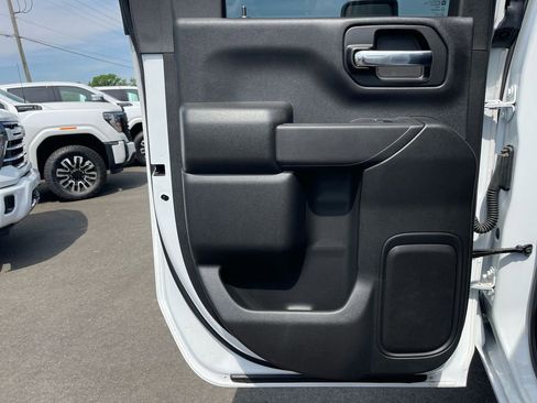 Used 2024 GMC Sierra 2500 Pro w/ Convenience Package image 24