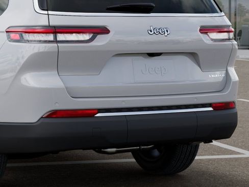 New 2026 Jeep Grand Cherokee L Limited RWD image 13