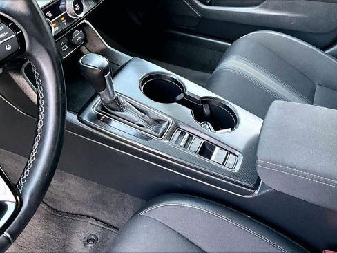 Used 2023 Honda Civic Sport image 15