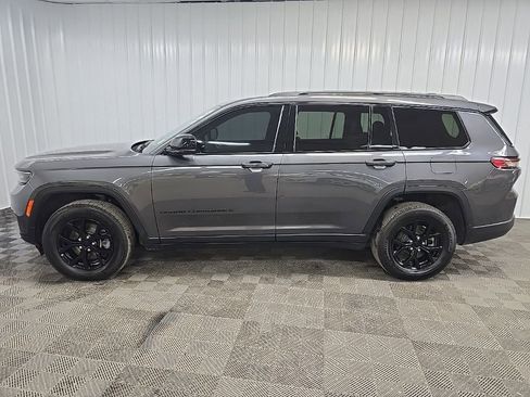 Used 2024 Jeep Grand Cherokee L Laredo AWD/4WD image 5