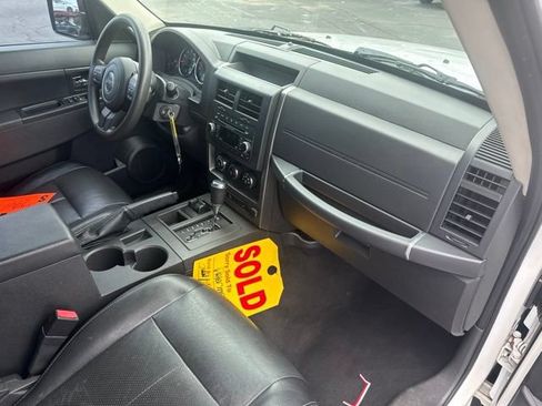 Used 2012 Jeep Liberty Sport w/ Comfort Seating Group AWD/4WD image 13