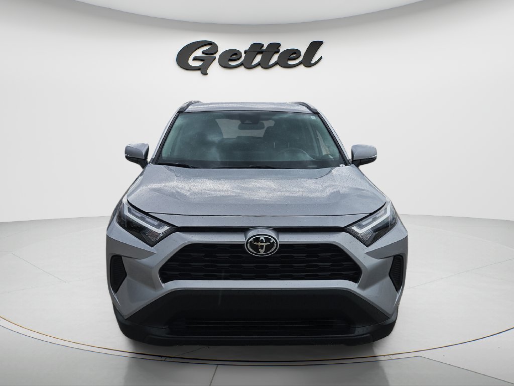 Used 2025 Toyota RAV4 XLE FWD image 2