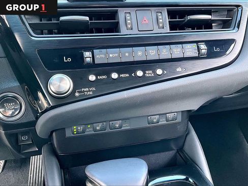 Certified 2024 Lexus ES 350 w/ Premium Package FWD image 32