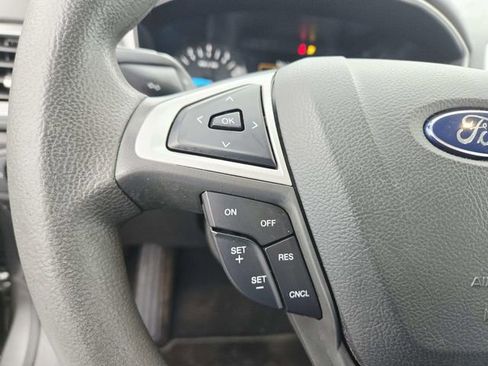 Used 2015 Ford Fusion SE image 16