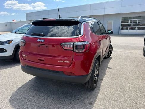 Used 2025 Jeep Compass Limited AWD/4WD image 9