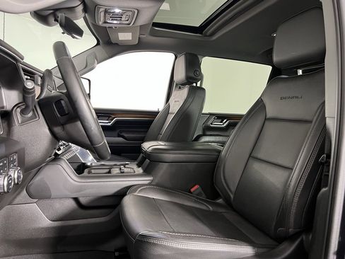 Used 2024 GMC Sierra 3500 Denali w/ Technology Package image 24