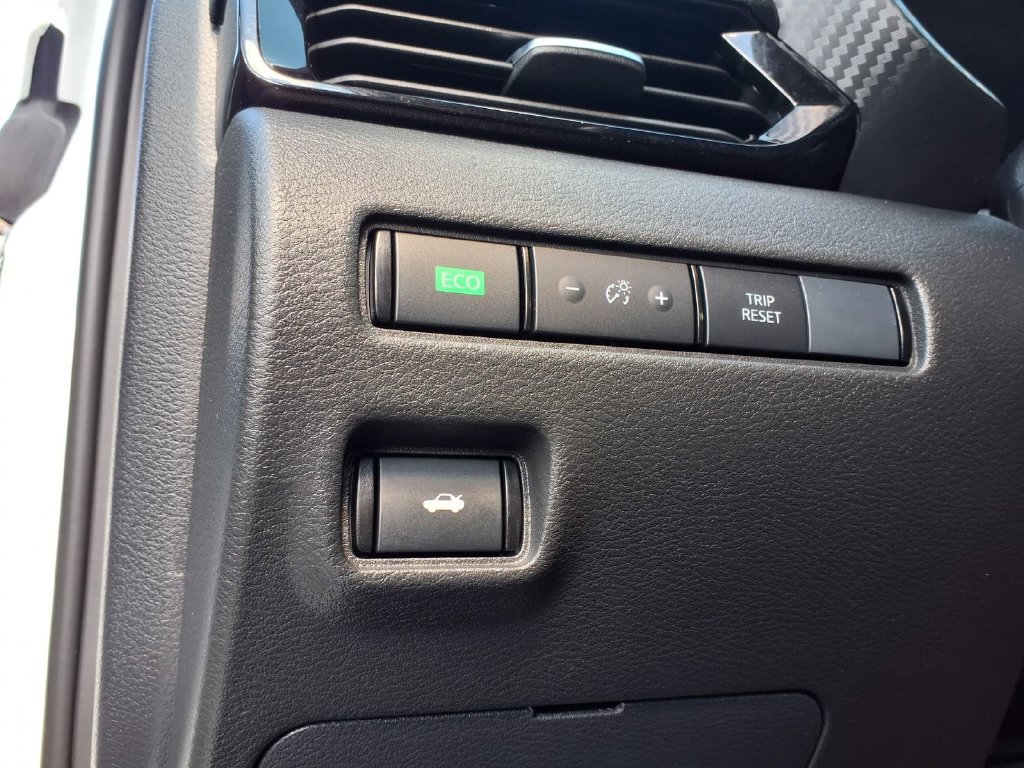 Used 2025 Nissan Sentra SV FWD image 29
