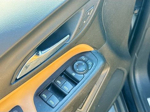 Used 2021 Chevrolet Equinox Premier image 20