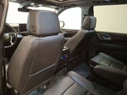 Used 2022 Chevrolet Tahoe Z71 w/ Luxury Package AWD/4WD image 14