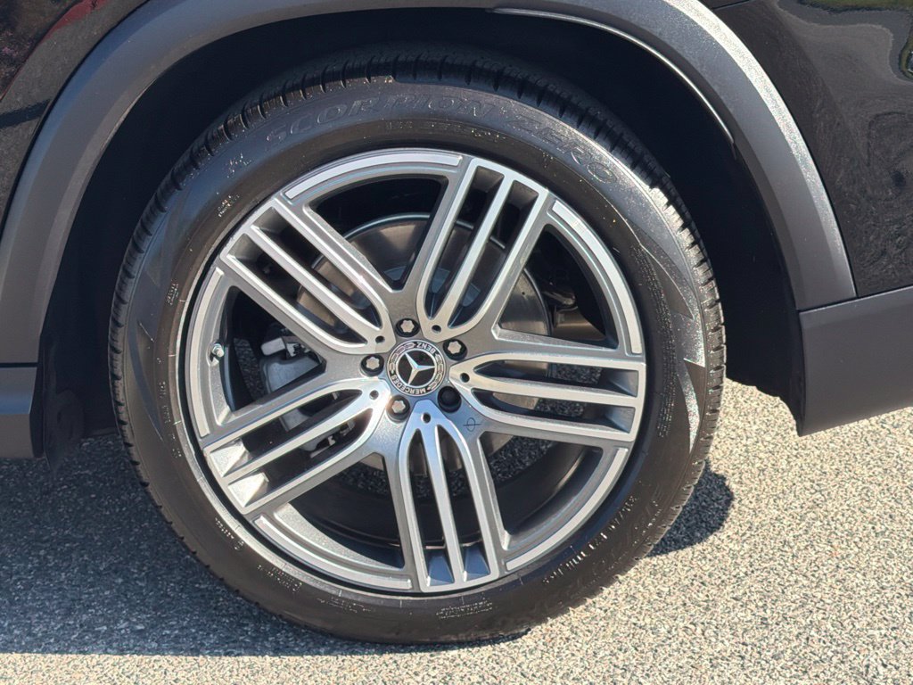 Certified 2026 Mercedes-Benz GLS 450 4MATIC image 17