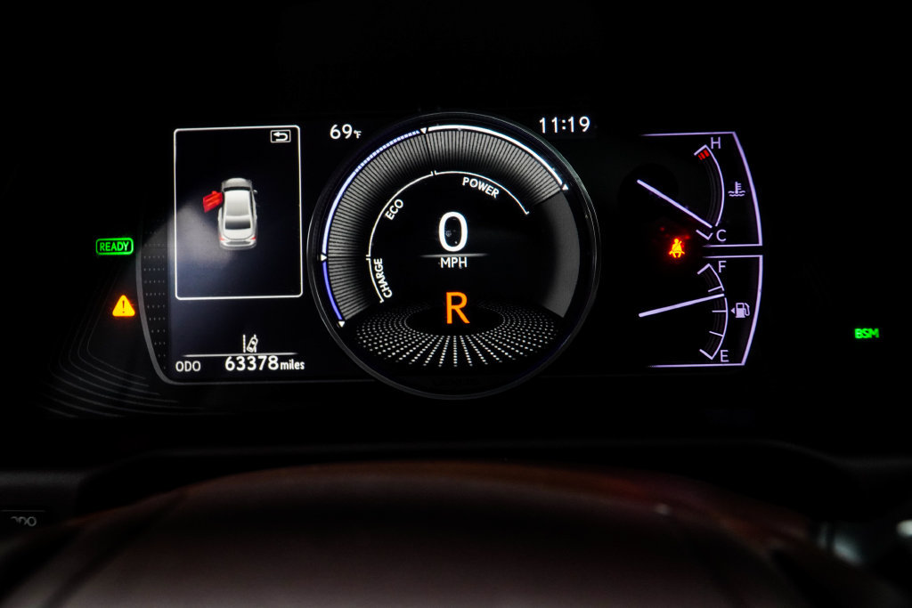 Used 2020 Lexus ES 300h Ultra Luxury FWD image 32