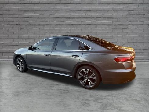 Used 2021 Volkswagen Passat 2.0T SE FWD image 6