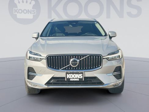 Used 2023 Volvo XC60 B5 Plus w/ Climate Package image 11