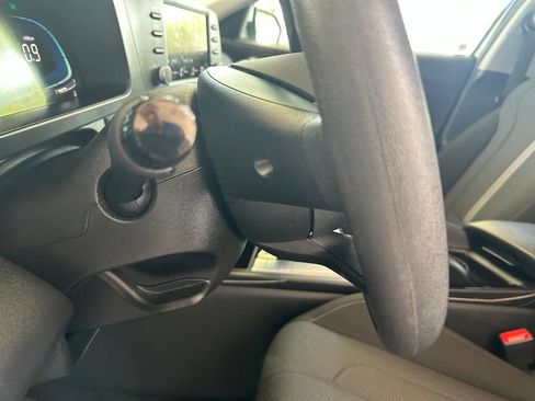 Used 2025 Hyundai Elantra SE FWD image 34