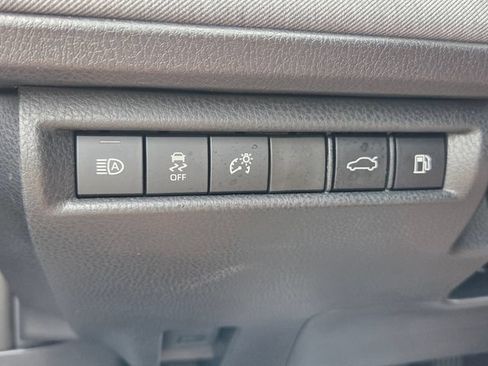 Used 2025 Toyota Camry LE w/ Convenience Package FWD image 31