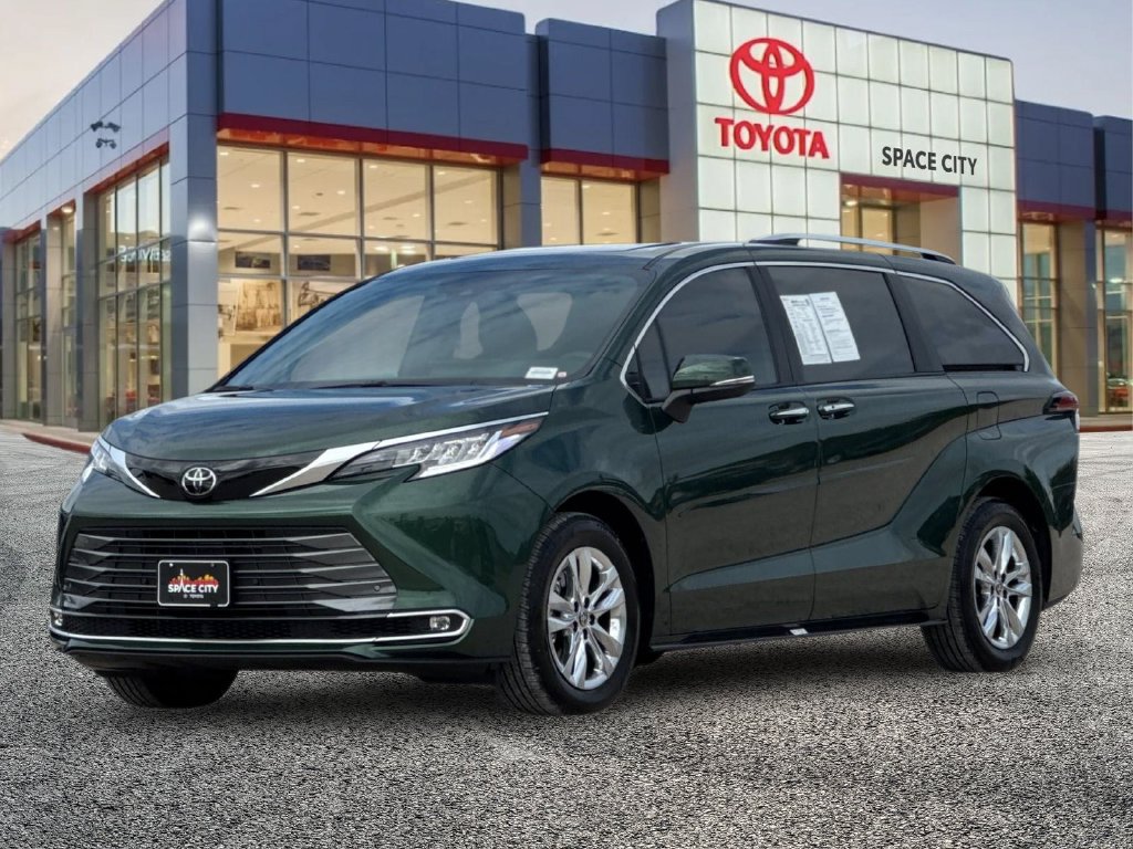 Used 2026 Toyota Sienna Limited AWD/4WD image 2