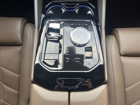 Certified 2024 BMW 540i xDrive w/ Executive Package image 28