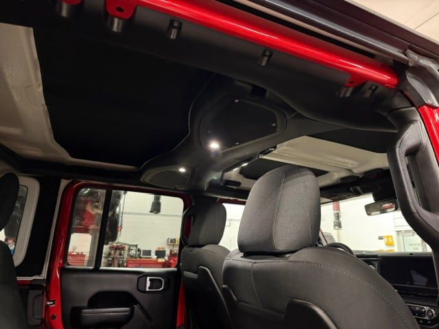 Used 2024 Jeep Wrangler Unlimited Rubicon 4xe w/ Technology Group AWD/4WD image 15