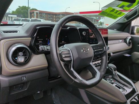 Used 2024 Chevrolet Colorado ZR2 w/ ZR2 Convenience Package III AWD/4WD image 23