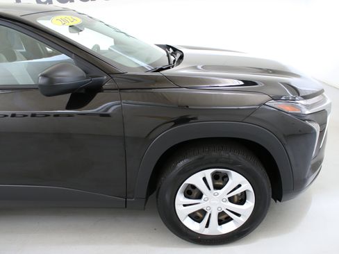 Used 2024 Chevrolet Trax LS FWD image 11