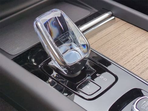 New 2026 Volvo XC60 B5 Plus w/ Protection Package Premier image 32