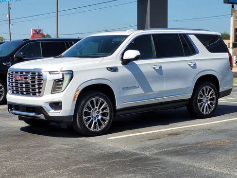 New 2026 GMC Yukon Denali w/ Denali Reserve Package AWD/4WD image 3