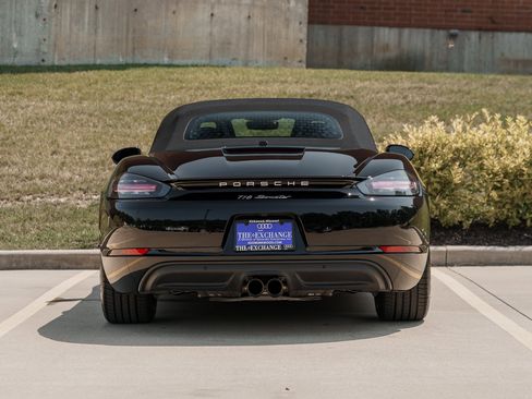 Used 2024 Porsche 718 Boxster w/ Premium Package image 25