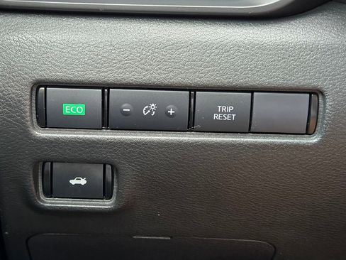 Used 2024 Nissan Sentra S FWD image 30